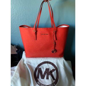 Michael Kors Jet Set Travel Medium in "Mandarin"